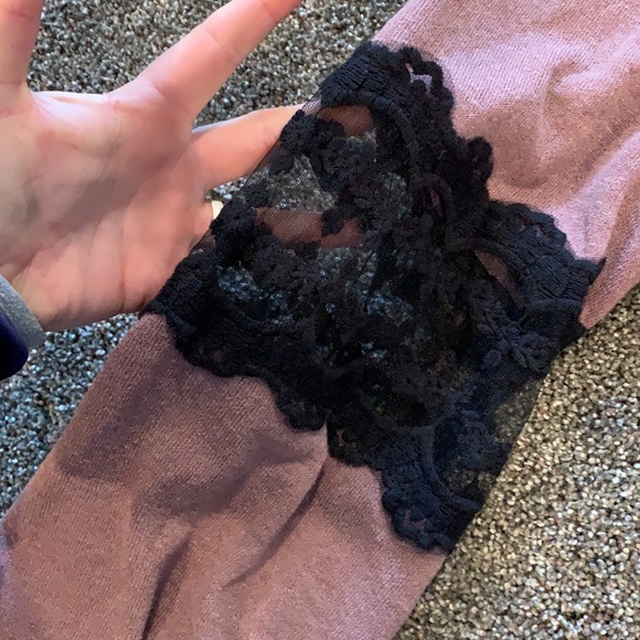 Mauve color shirt with lace sleeve - Picture 3 of 7